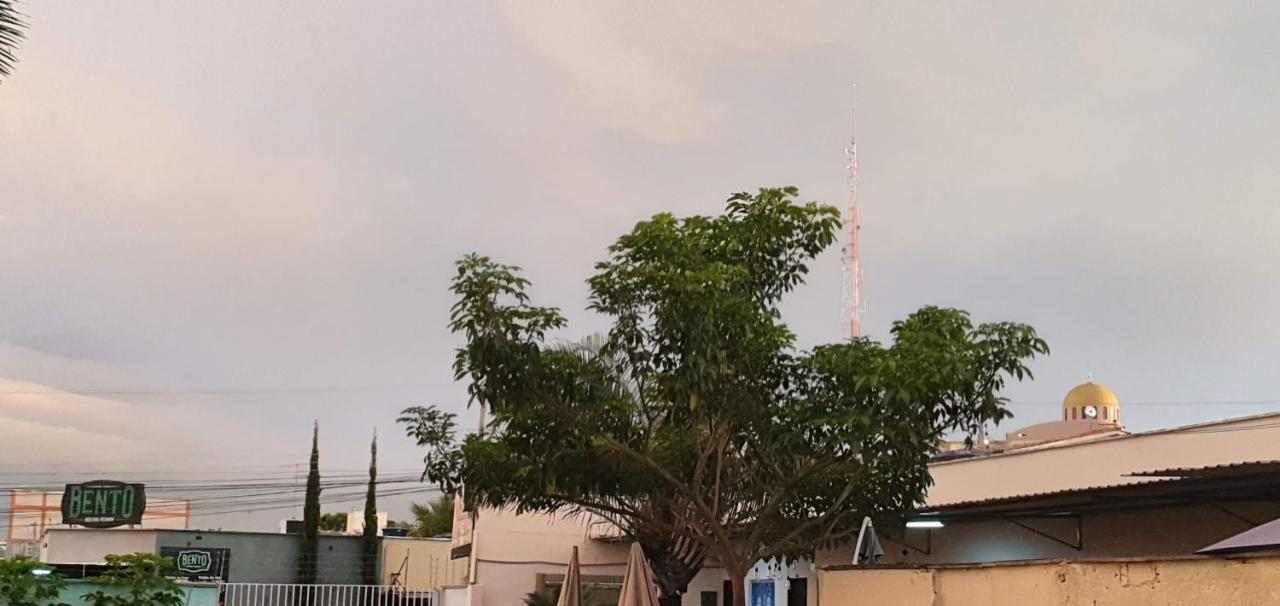 Pousada Romeiros Do Pai Eterno - Santuario Basilica De Trindade Trindade  Eksteriør bilde