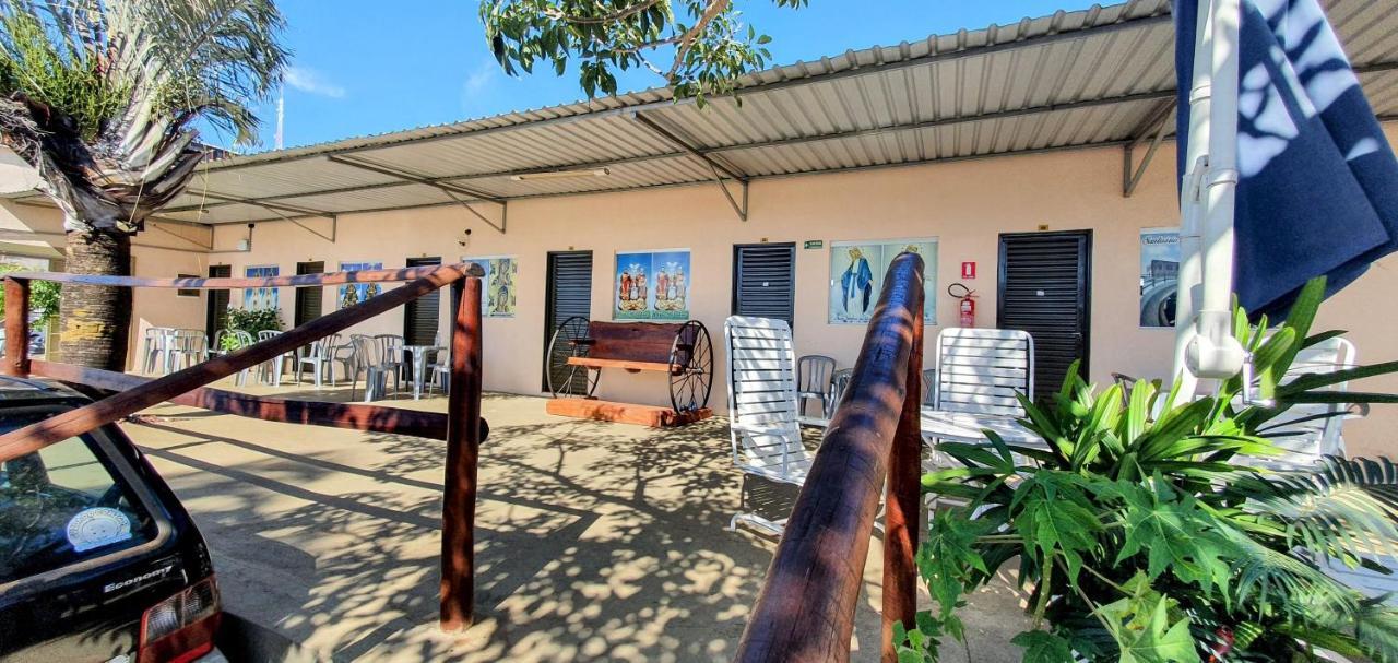 Pousada Romeiros Do Pai Eterno - Santuario Basilica De Trindade Trindade  Eksteriør bilde